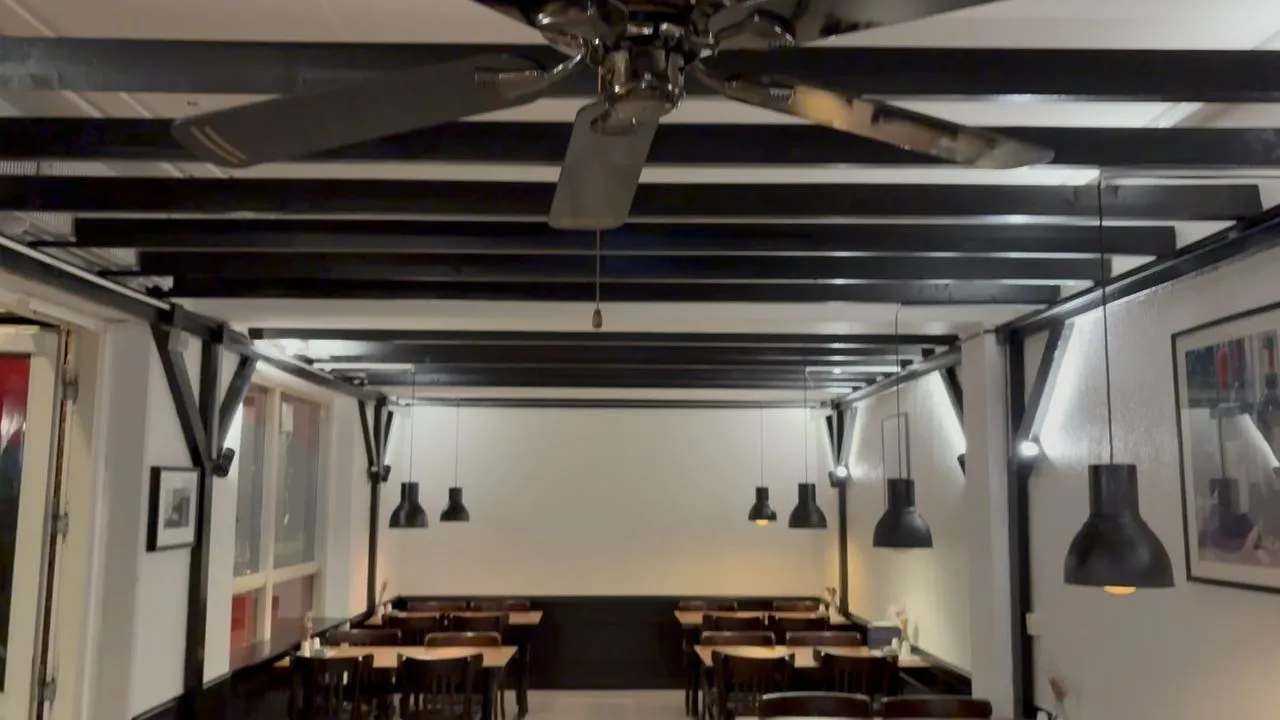 Restauranten hos Bella Pizza på Østerhøj Bygade i Måløv